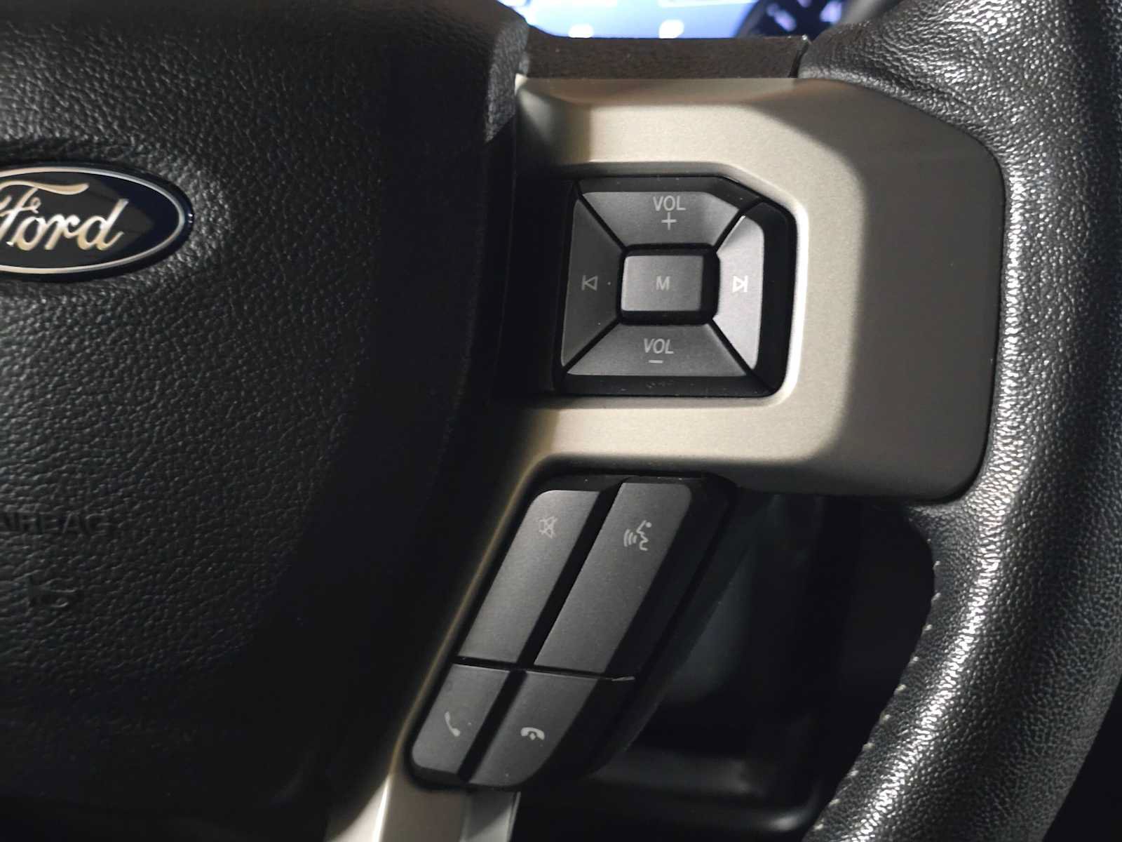 Used 2018 Ford F350 Lariat w/ Lariat Ultimate Package AWD/4WD image 27