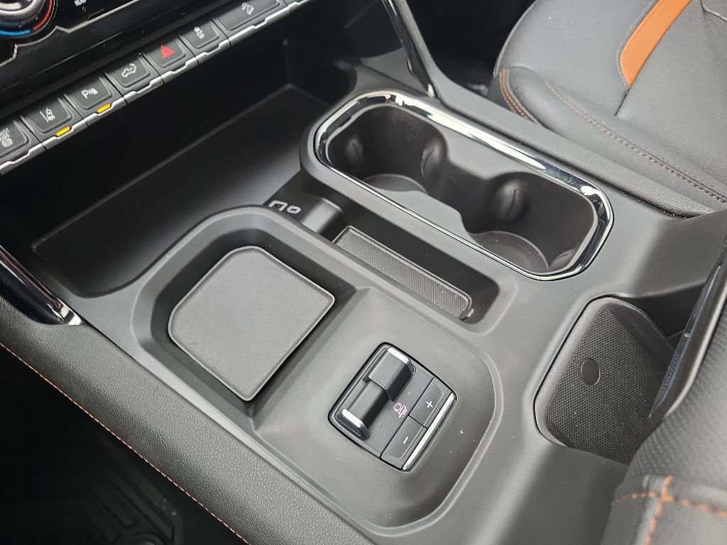 Used 2024 GMC Sierra 2500 AT4 w/ AT4 Premium Plus Package AWD/4WD image 25