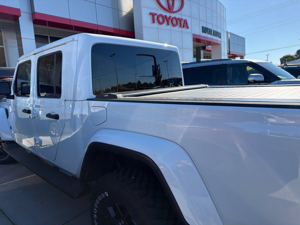 Used 2025 Jeep Gladiator Sport AWD/4WD image 7