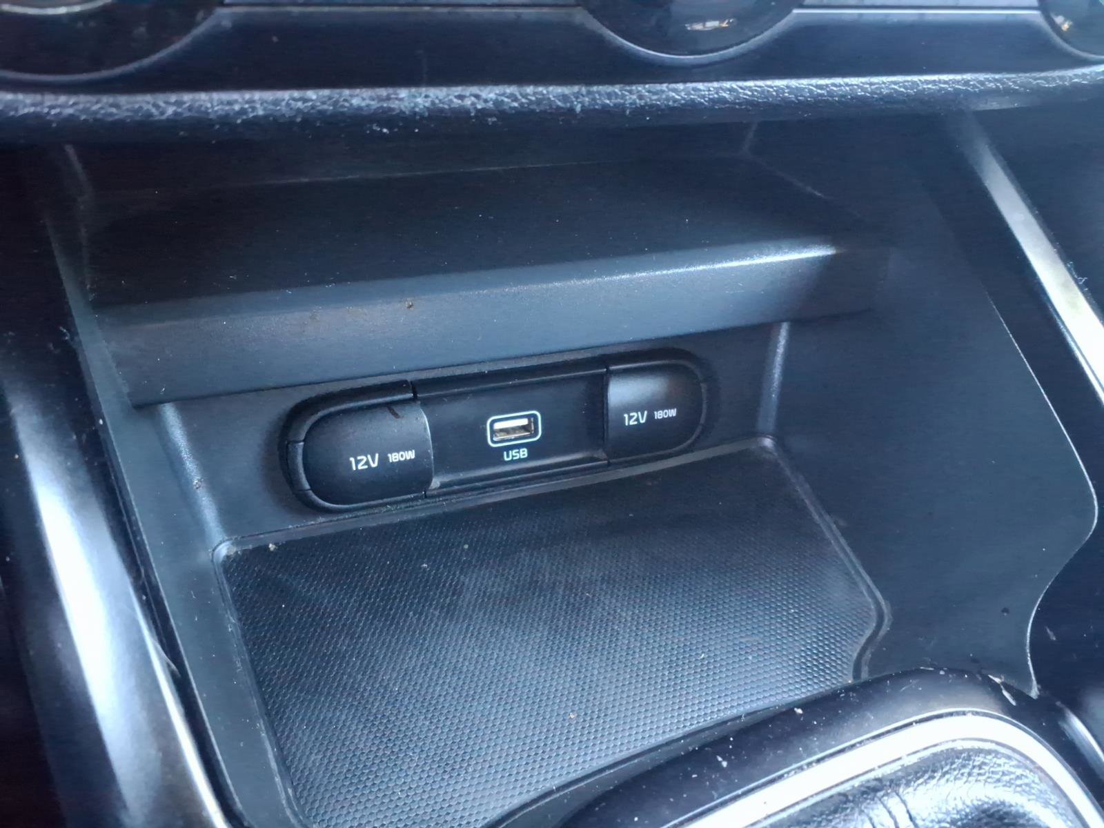 Used 2022 Kia Soul LX image 11