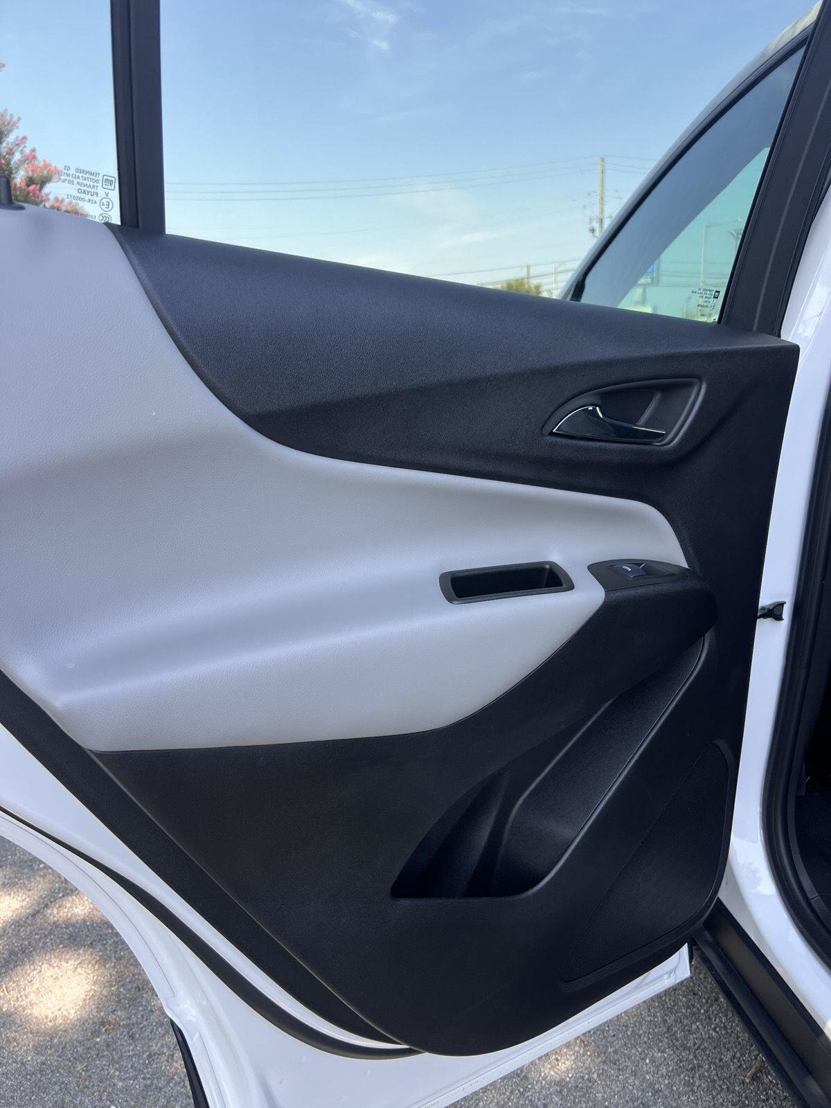 Used 2024 Chevrolet Equinox LT FWD image 19