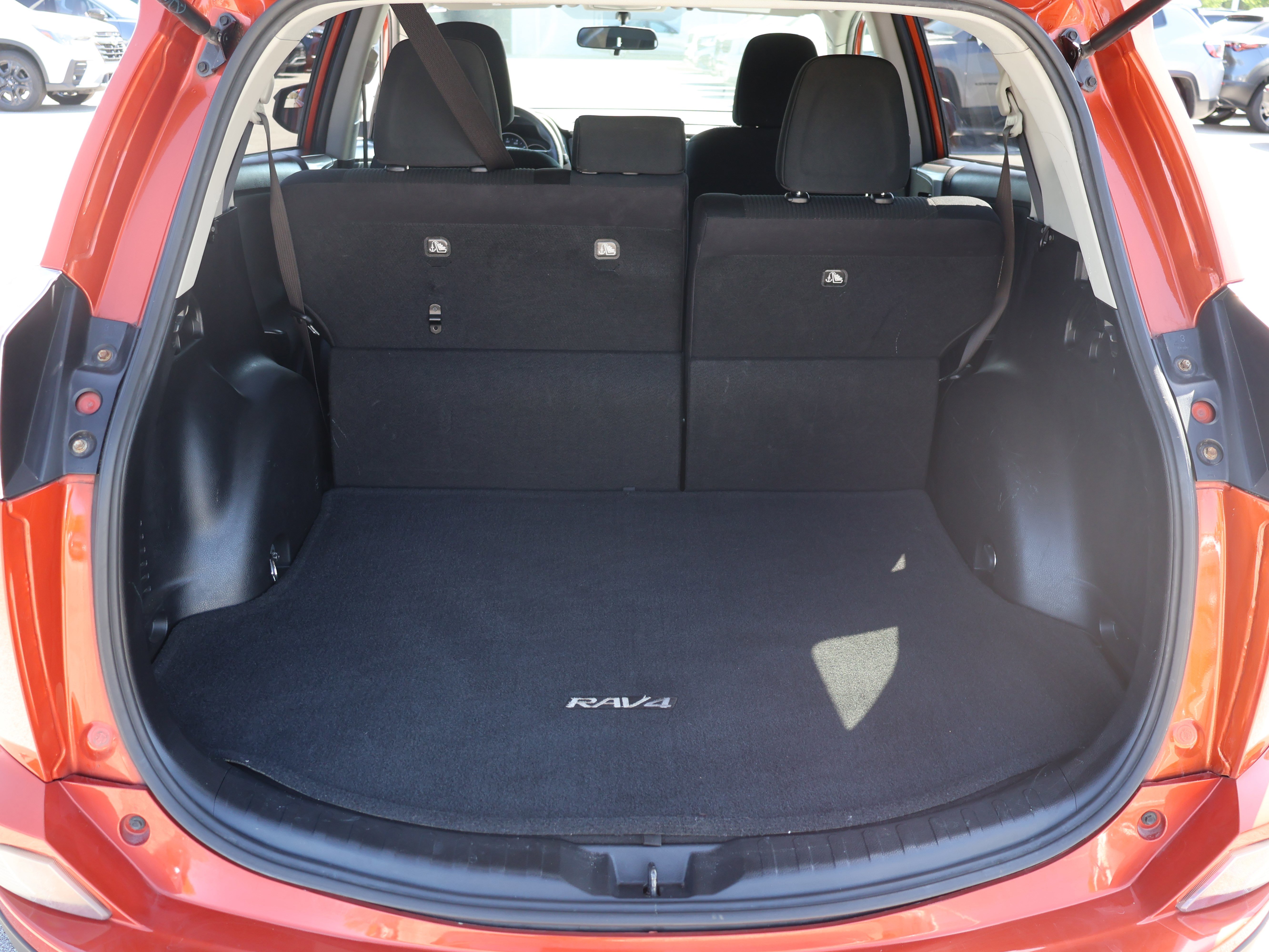 Used 2016 Toyota RAV4 LE AWD/4WD image 15