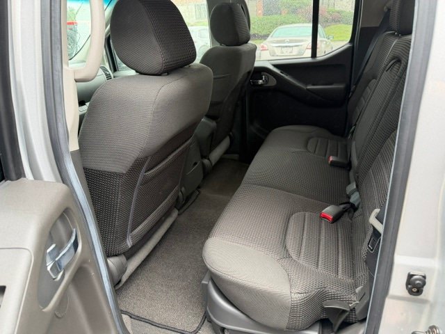 Used 2006 Nissan Frontier NISMO w/ (J01) Sunroof Pkg AWD/4WD image 12