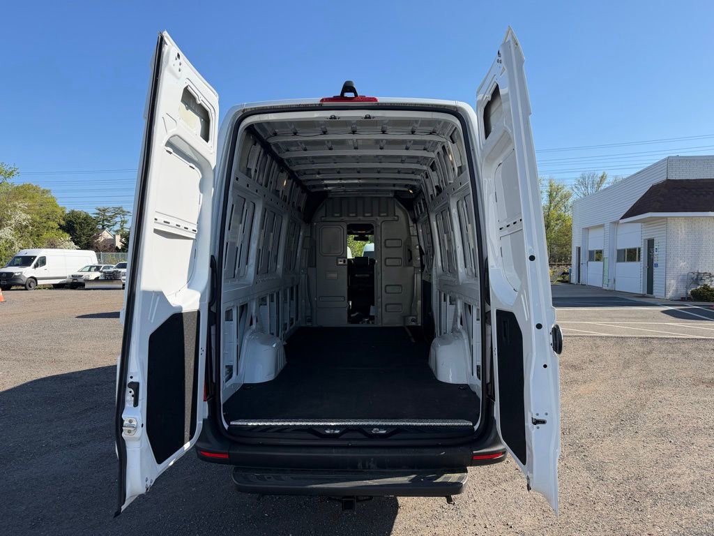 Used 2022 Mercedes-Benz Sprinter 2500 image 6