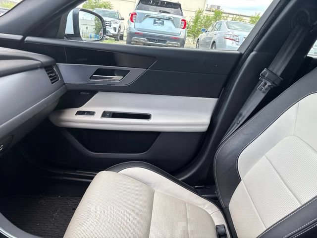 Used 2017 Jaguar XF R-Sport AWD/4WD image 3