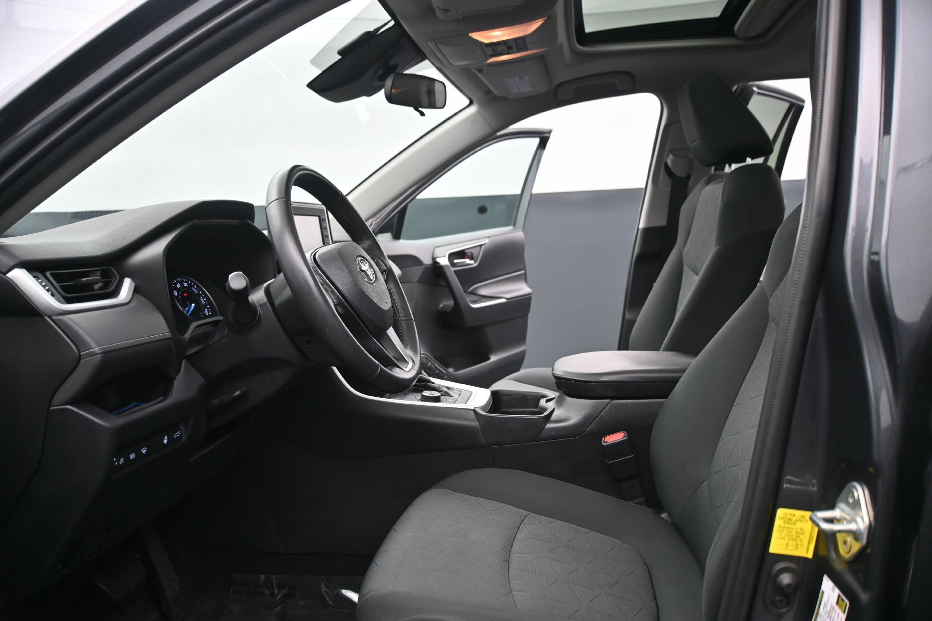 Used 2020 Toyota RAV4 XLE w/ Convenience Package AWD/4WD image 20