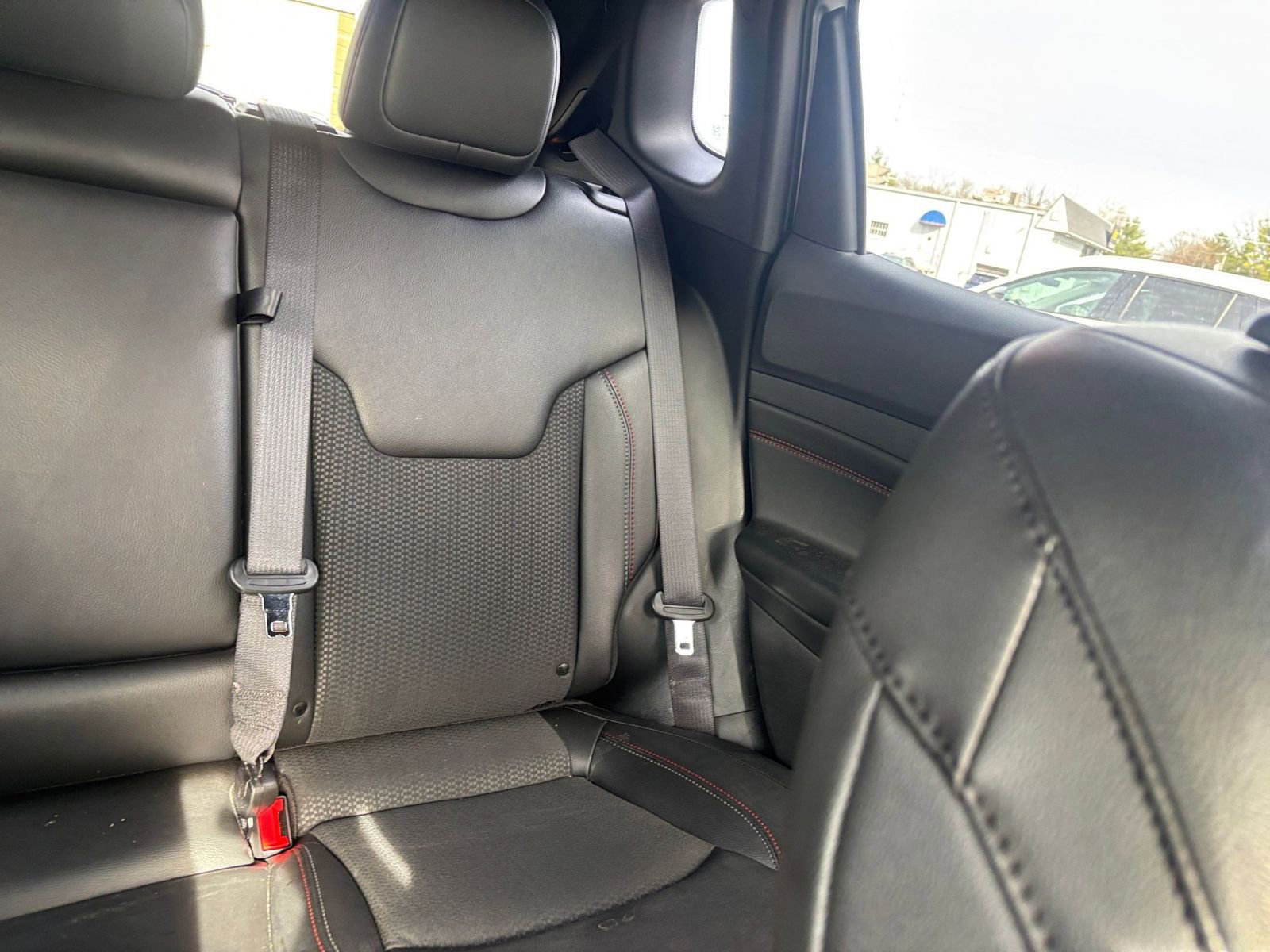 Used 2025 Jeep Compass Trailhawk image 35