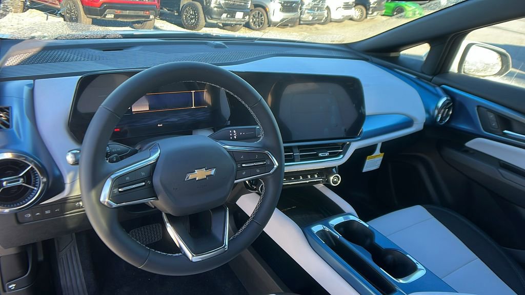 New 2026 Chevrolet Equinox EV LT image 16