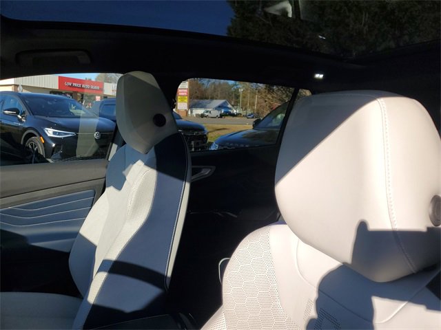 Certified 2025 Volkswagen ID.4 Pro S image 16