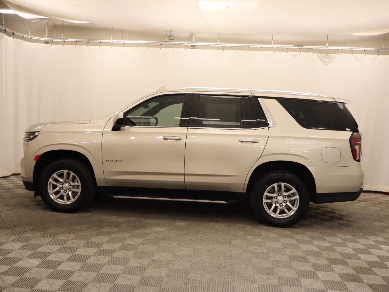 Used 2023 Chevrolet Tahoe LS w/ Driver Alert Package AWD/4WD image 2