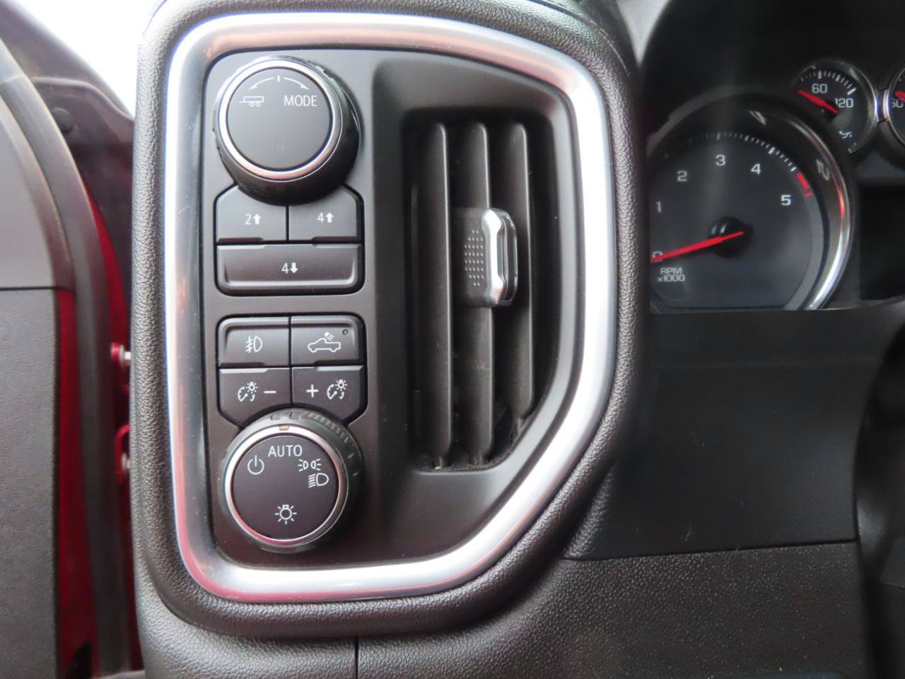 Used 2020 Chevrolet Silverado 3500 LT w/ Convenience Package AWD/4WD image 16