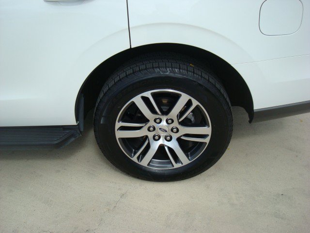 Used 2024 Ford Expedition XLT RWD image 12