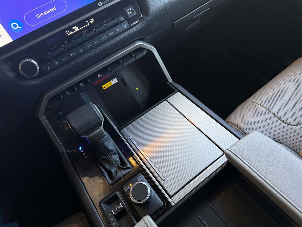 Used 2024 Toyota Sequoia Limited image 17