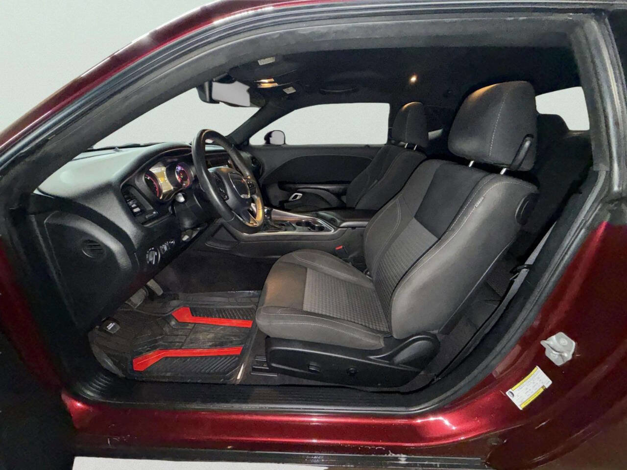 Used 2018 Dodge Challenger SXT image 11