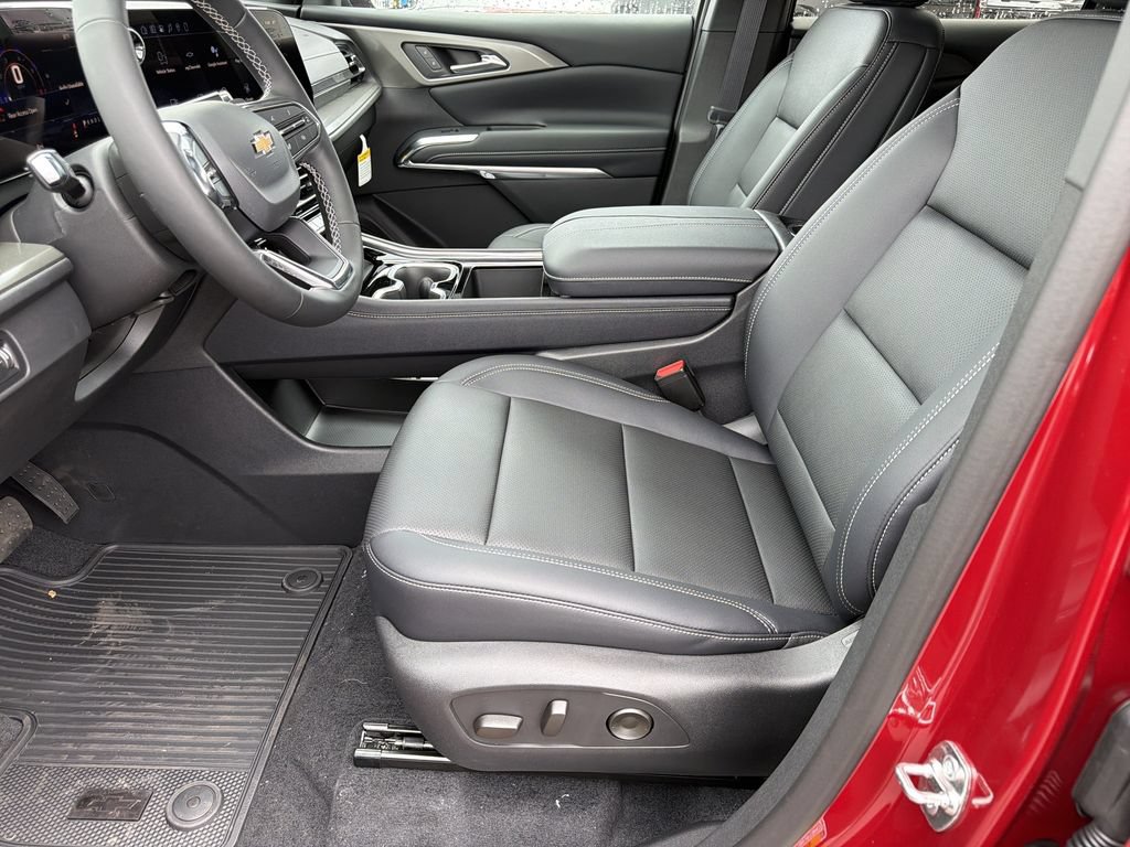 New 2026 Chevrolet Traverse LT w/ Sun and Wheel Package FWD image 16