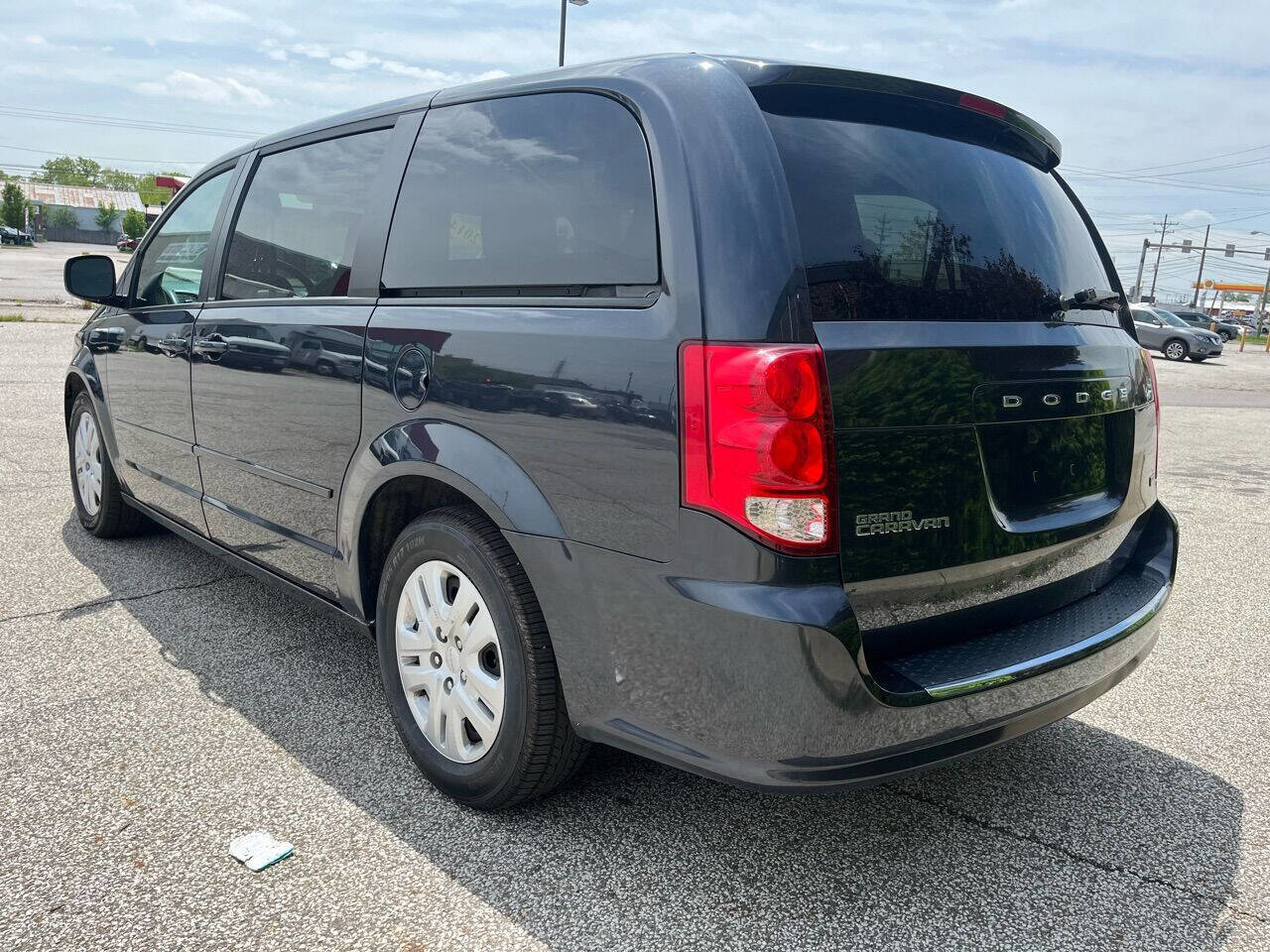 Used 2014 Dodge Grand Caravan SE w/ Quick Order Package 29E SE image 3