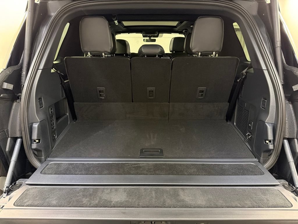 New 2026 Lincoln Navigator Reserve w/ Jet Appearance Package AWD/4WD image 38