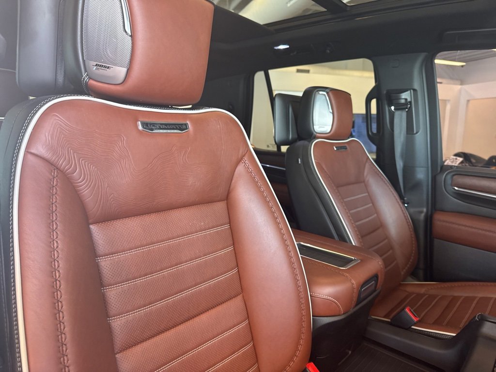 Used 2023 GMC Yukon Denali Ultimate image 32