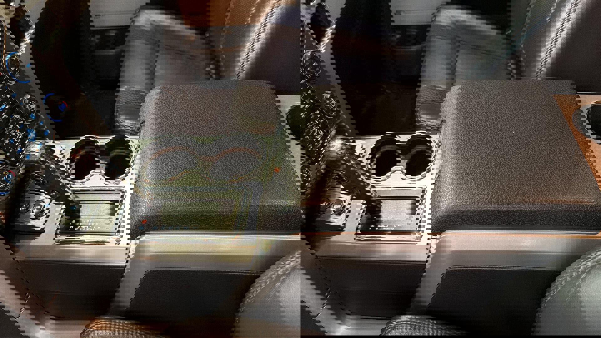 Used 2013 Ford F150 Raptor w/ Luxury Equipment Group image 26