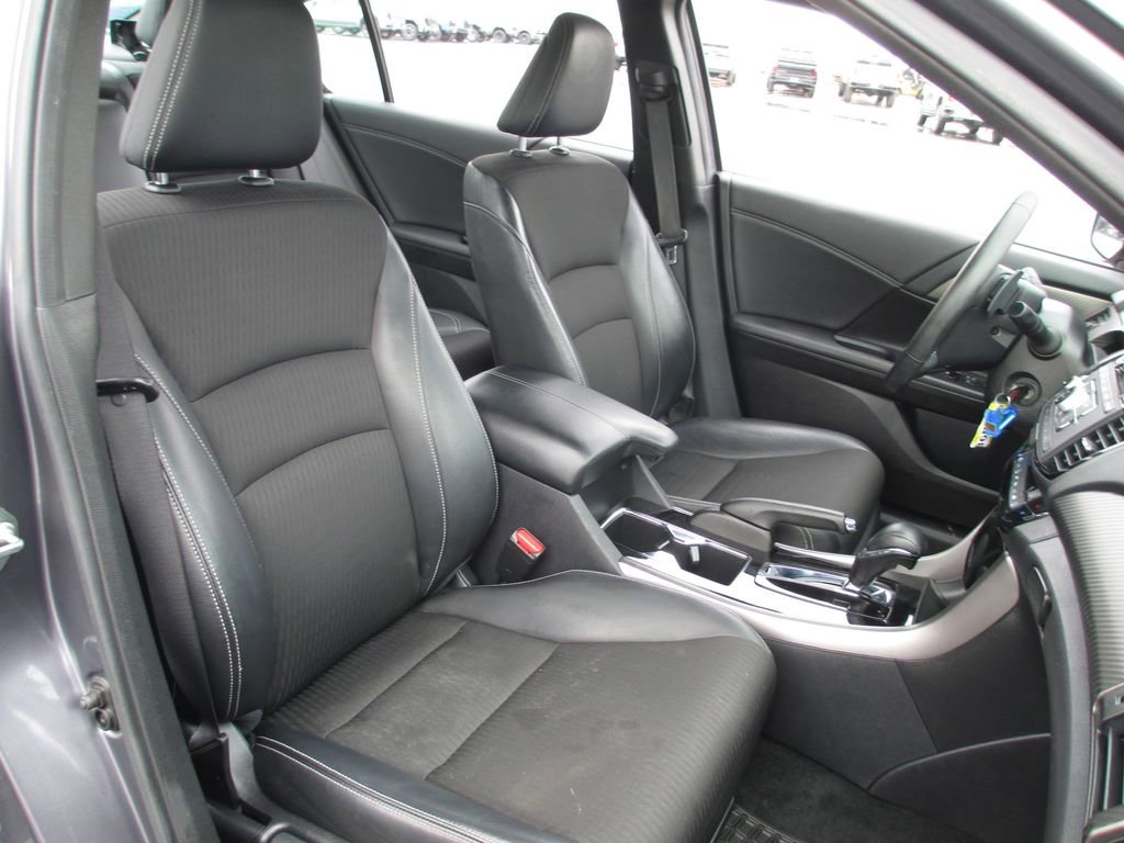 Used 2017 Honda Accord Sport image 17