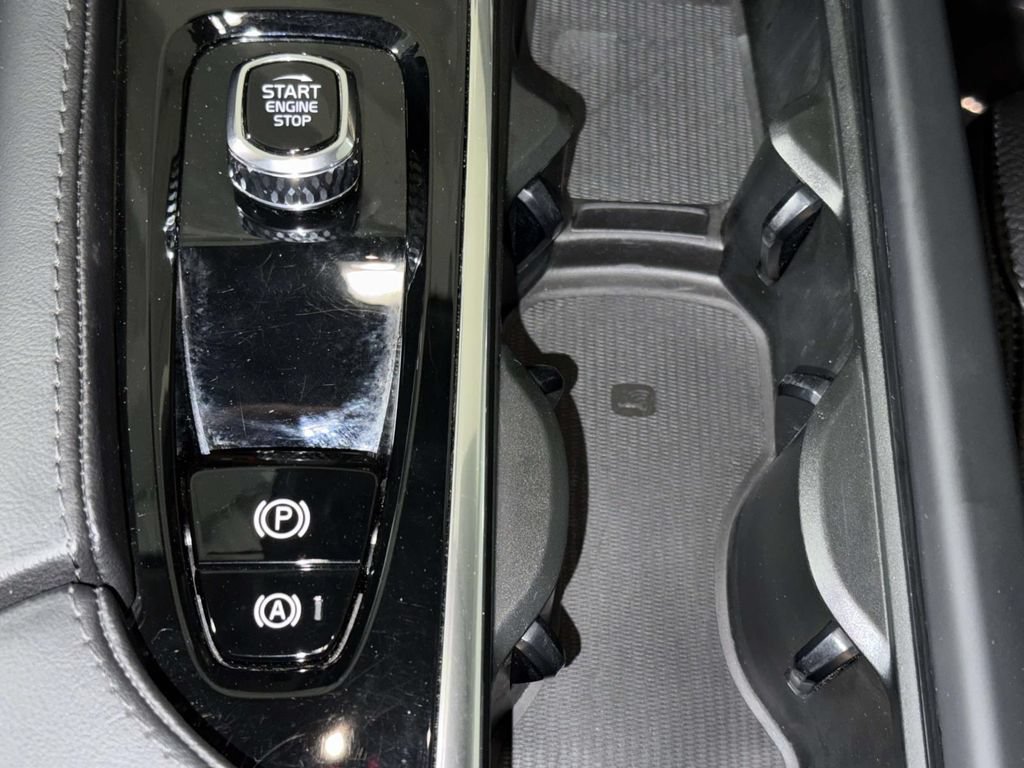 Used 2023 Volvo XC90 T8 Plus AWD/4WD image 24