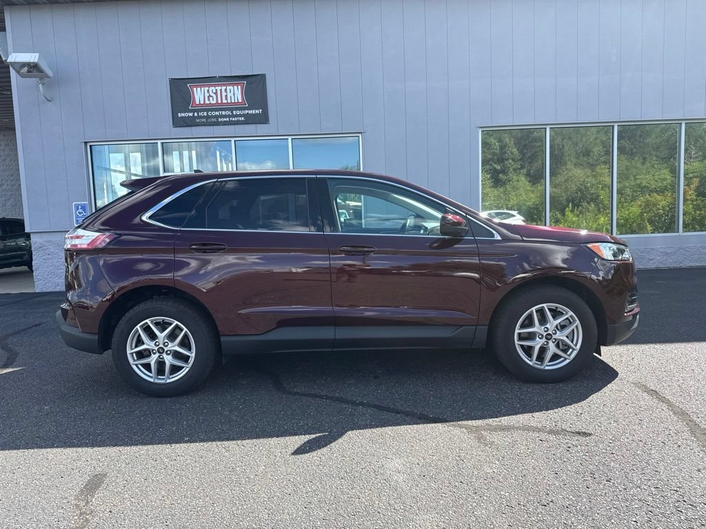 Used 2024 Ford Edge SEL w/ Convenience Package AWD/4WD image 2