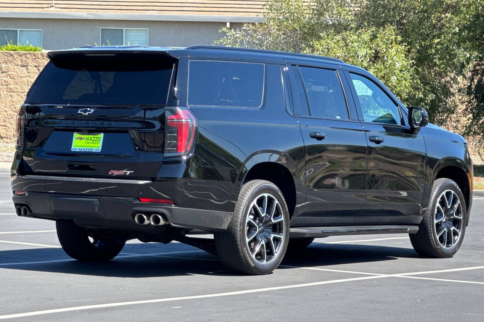 Used 2026 Chevrolet Suburban RST RWD image 11