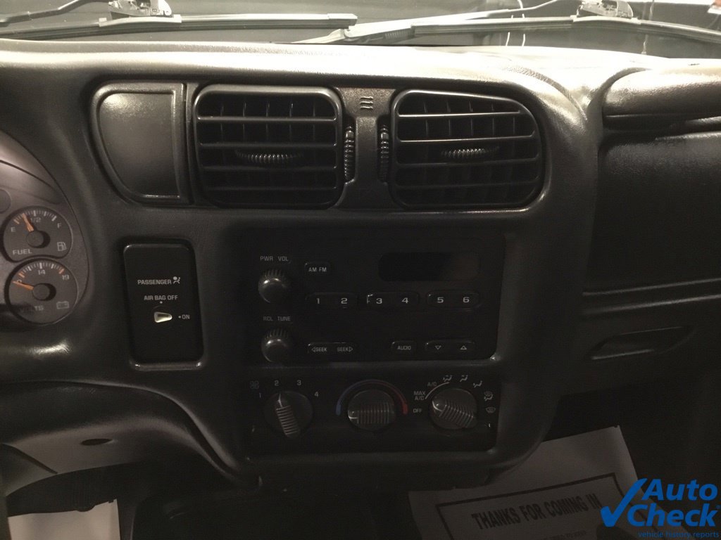 Used 2003 Chevrolet S10 Pickup 2WD Regular Cab image 33
