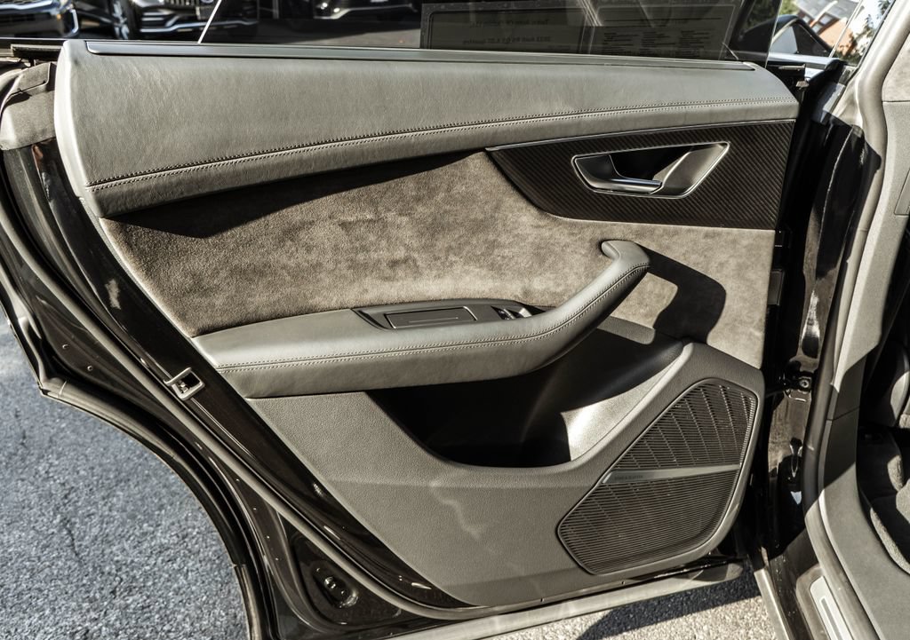 Used 2022 Audi RS Q8 AWD/4WD image 31