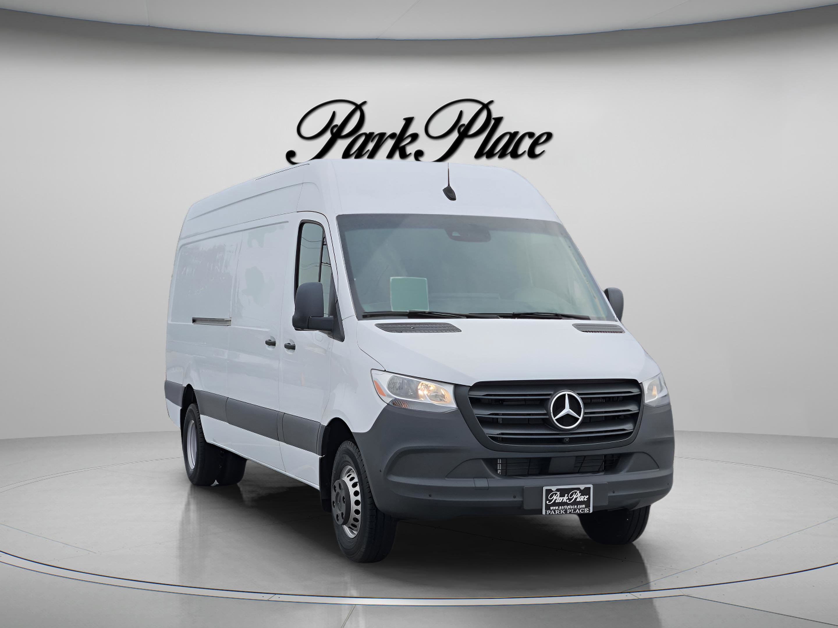 Used 2024 Mercedes-Benz Sprinter 3500 image 6