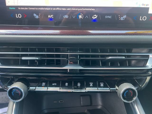 Used 2024 Chevrolet Traverse Z71 AWD/4WD image 32