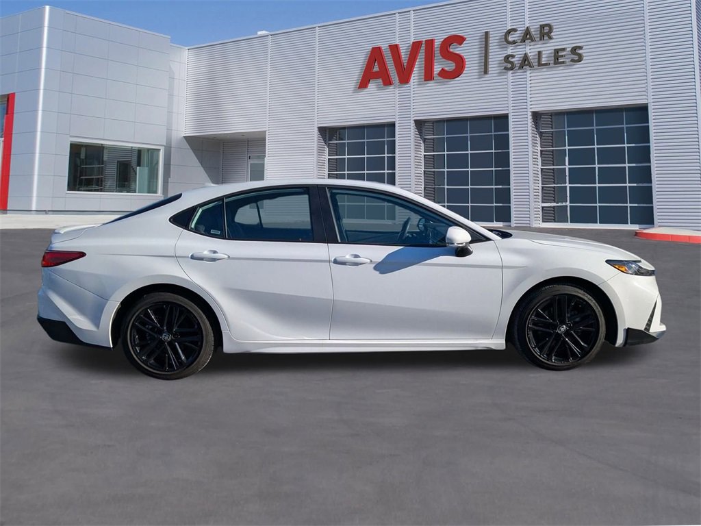 Used 2025 Toyota Camry SE image 7