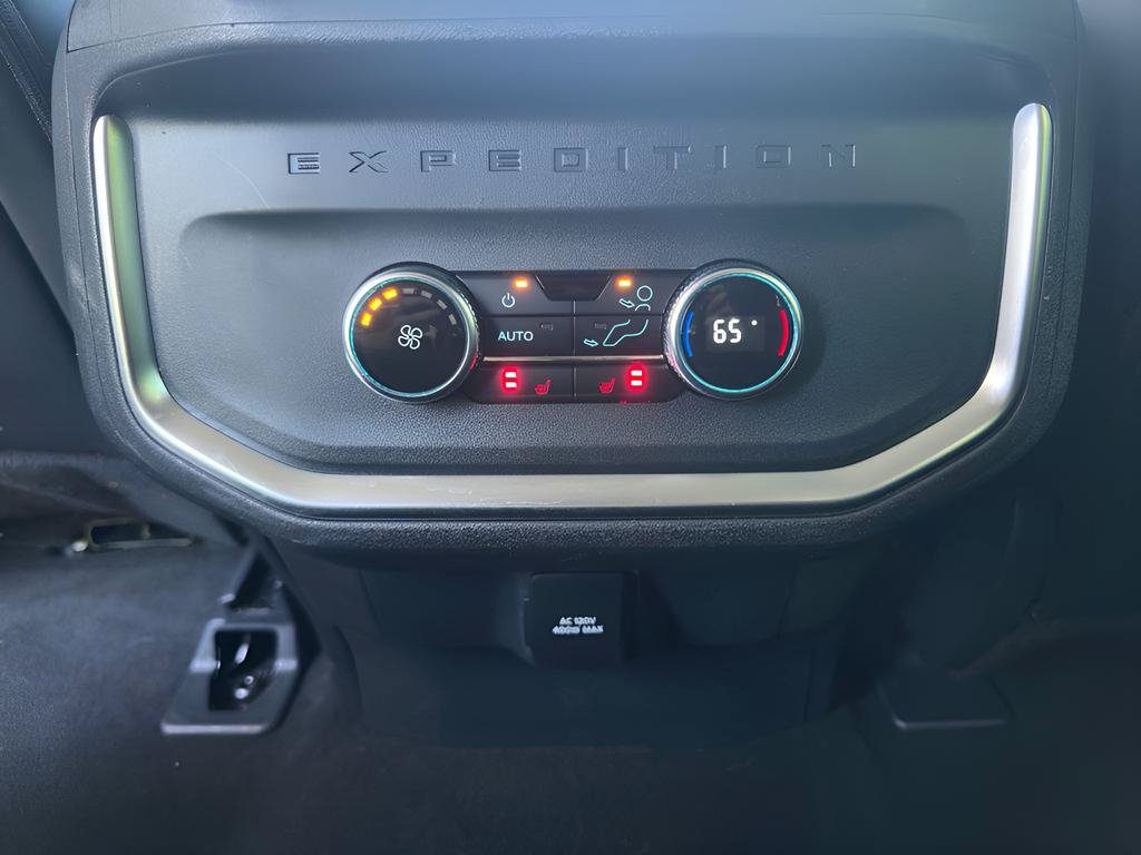 Used 2025 Ford Expedition Platinum AWD/4WD image 18