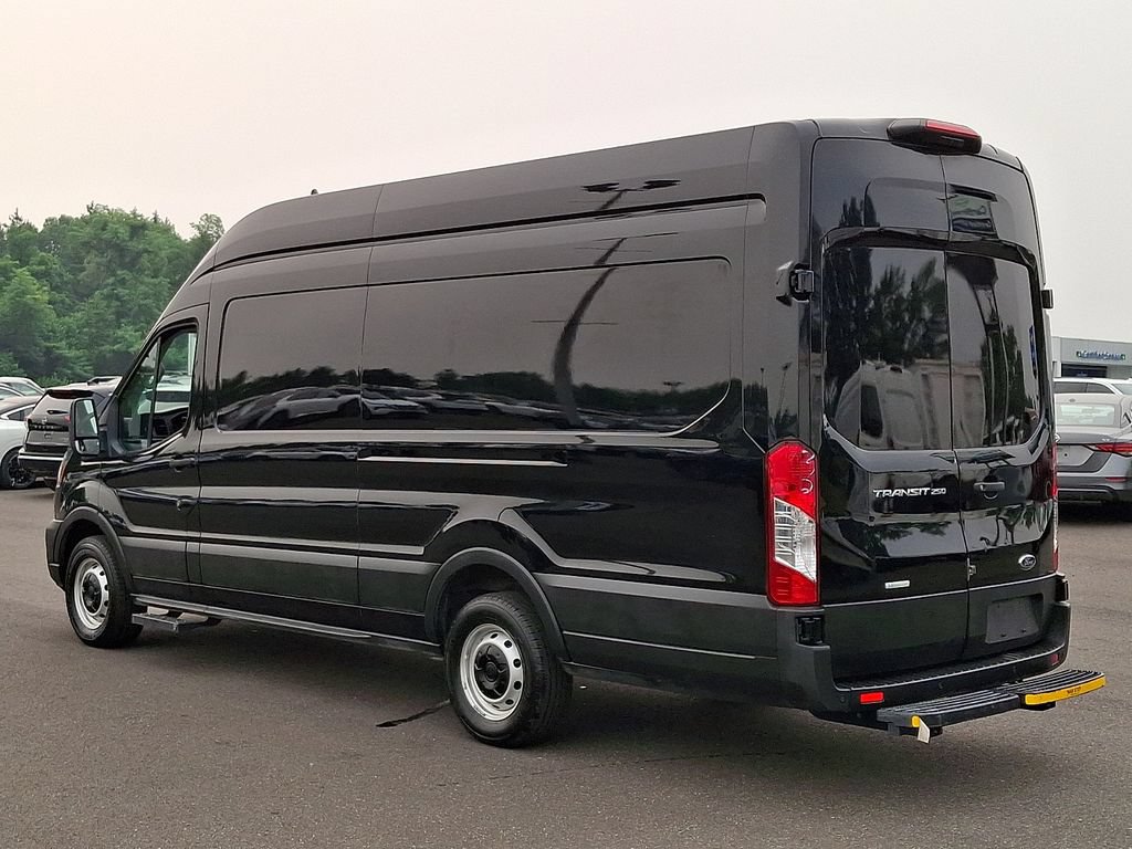 Used 2023 Ford Transit 250 148 High Roof Extended w/ Load Area Protection Package RWD image 4