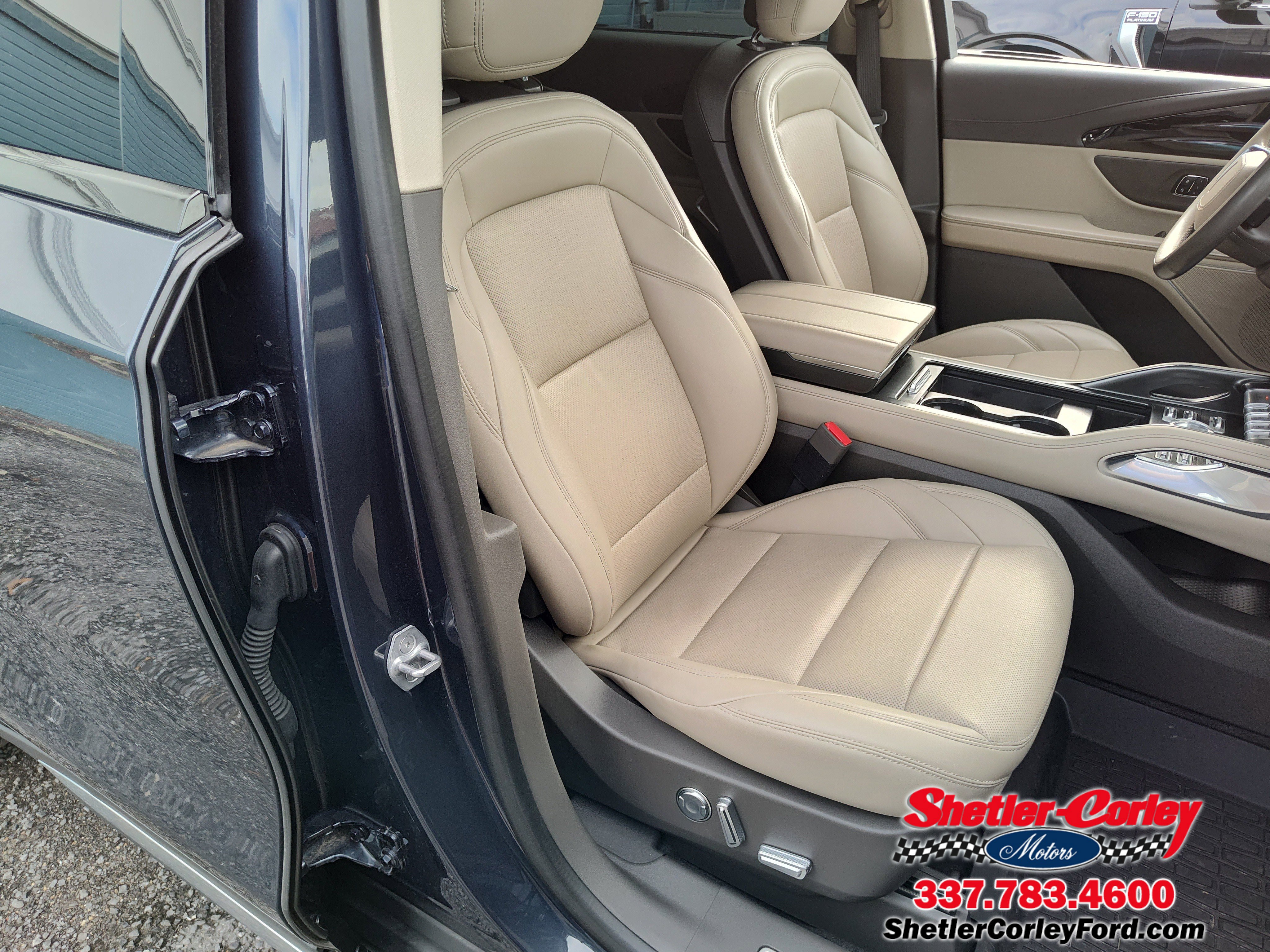 Used 2024 Lincoln Nautilus Premier image 23