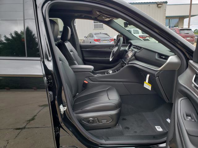 New 2025 Jeep Grand Cherokee Limited image 10