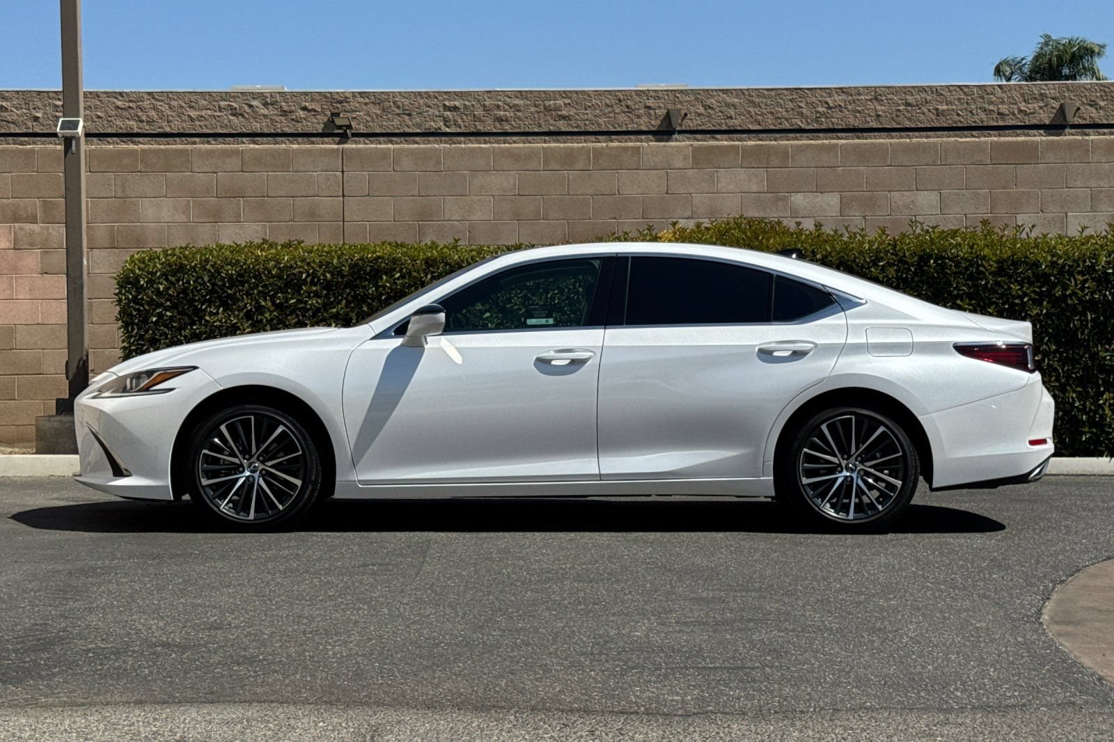 Certified 2025 Lexus ES 350 w/ Premium Package FWD image 7