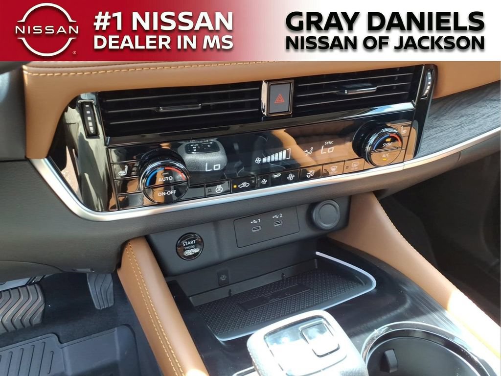 New 2026 Nissan Rogue Platinum AWD/4WD image 18