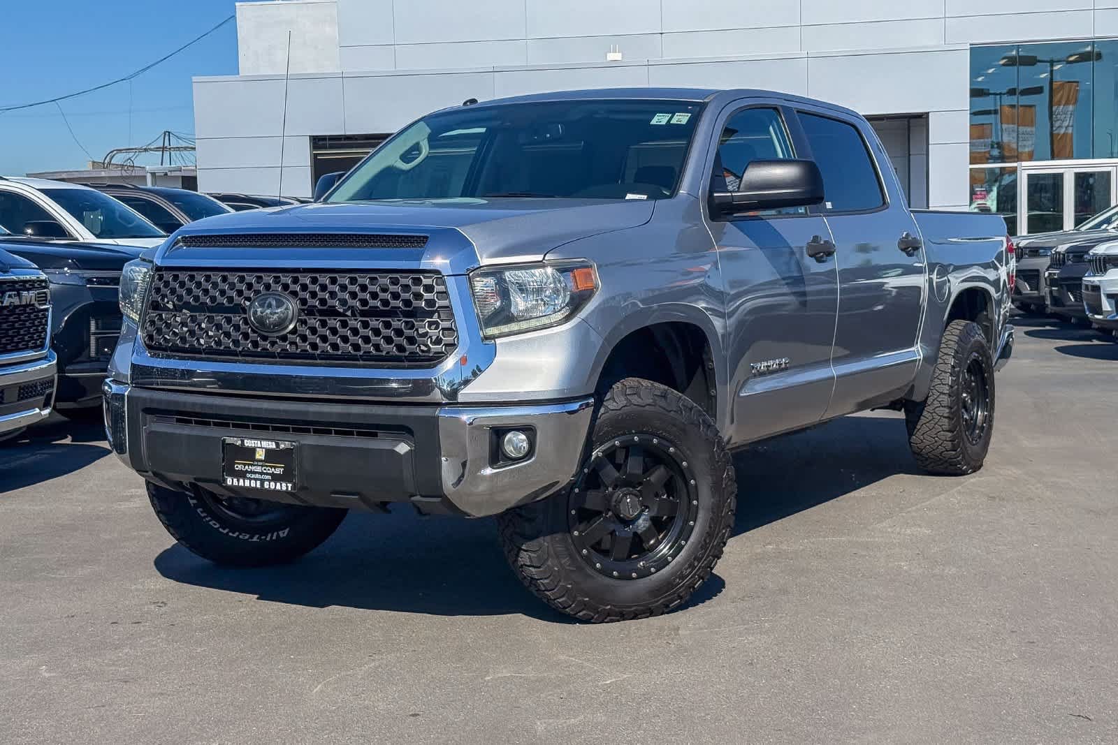 Used 2018 Toyota Tundra SR5 w/ SR5 Upgrade Package RWD image 1