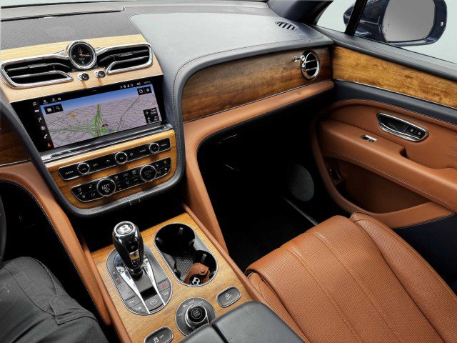 Used 2023 Bentley Bentayga Extended Wheelbase image 34