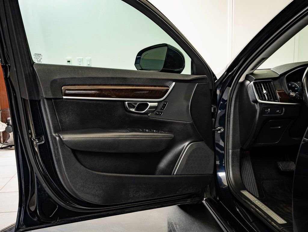 Used 2017 Volvo S90 T5 Momentum w/ Vision Package image 25