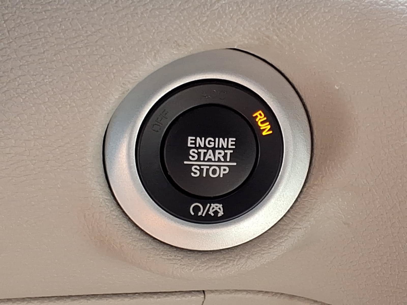Used 2024 Chrysler Pacifica Touring-L FWD image 22