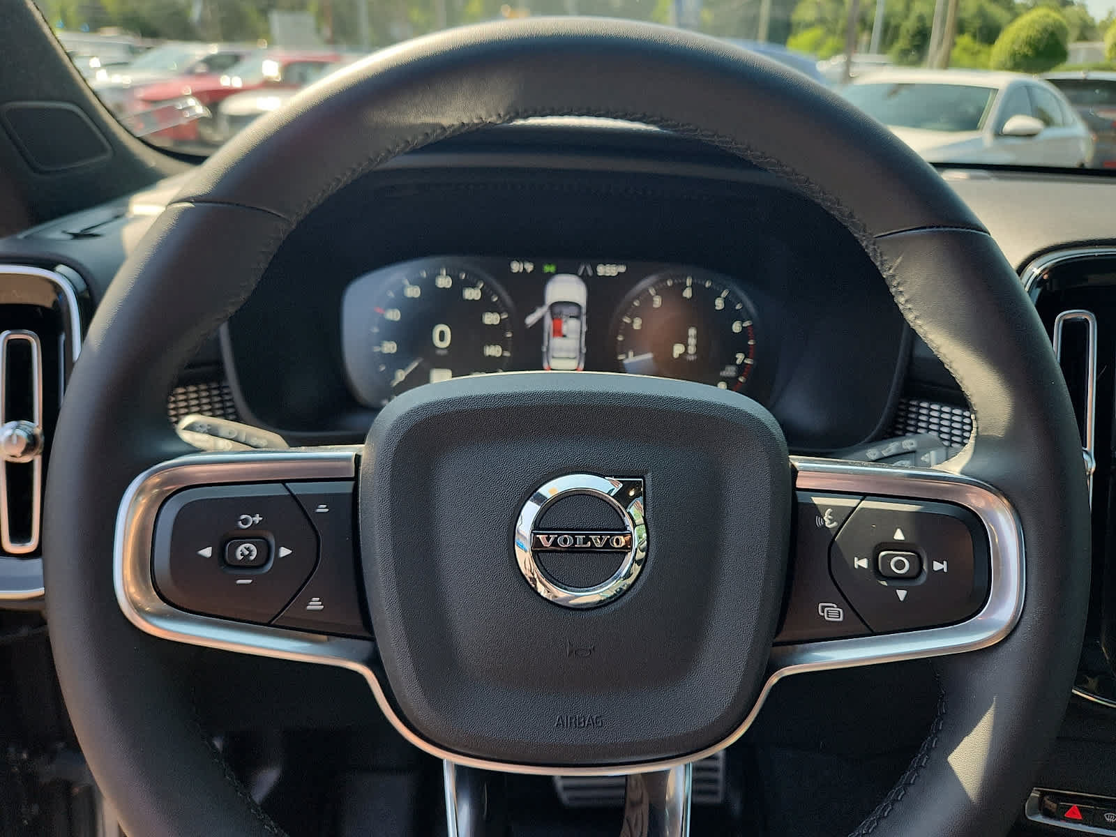 Used 2022 Volvo XC40 T5 R-Design w/ Climate Package AWD/4WD image 21