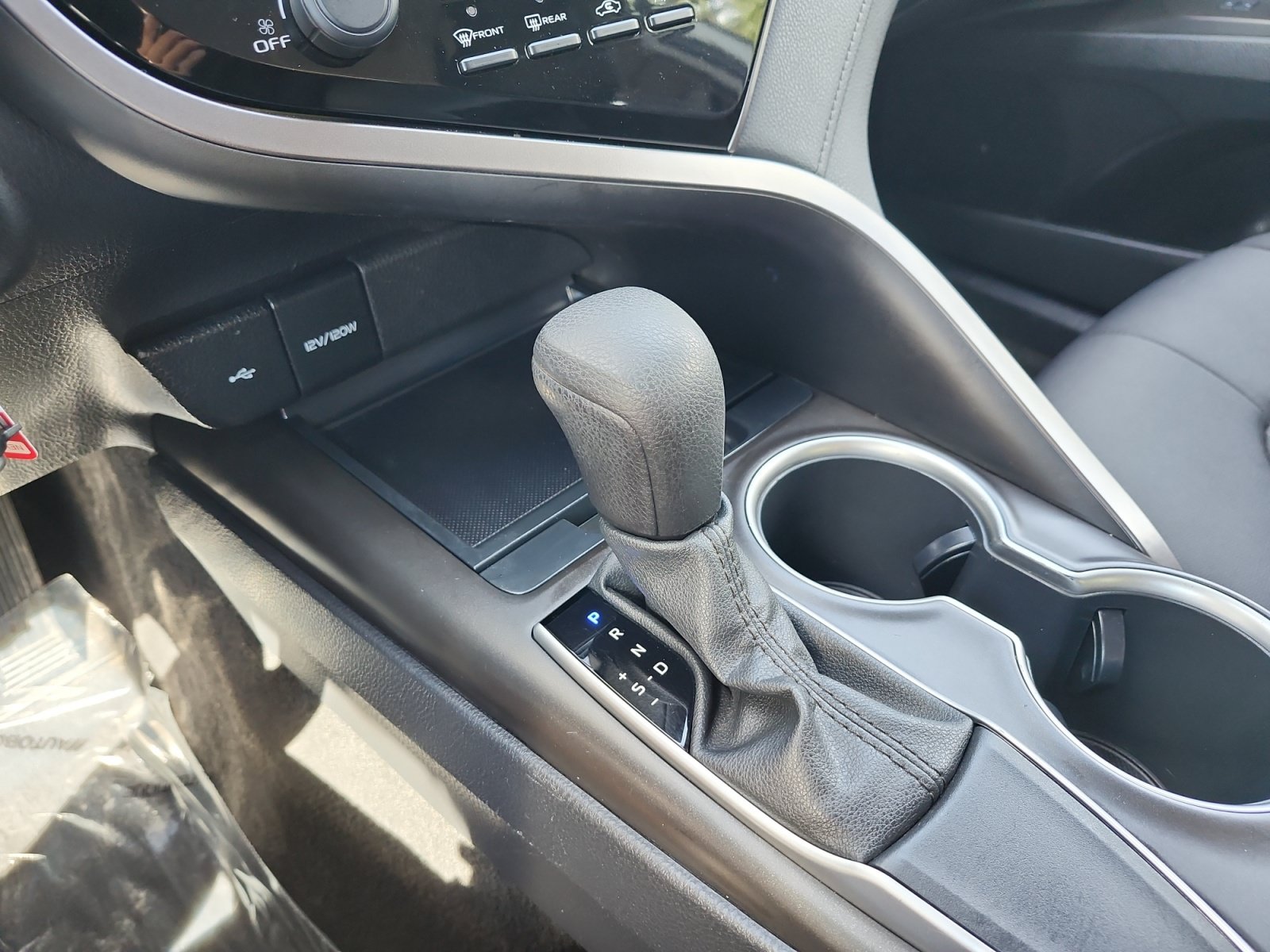 Used 2021 Toyota Camry LE FWD image 19