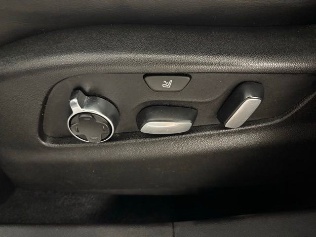 Used 2019 Cadillac XT4 Premium Luxury image 16