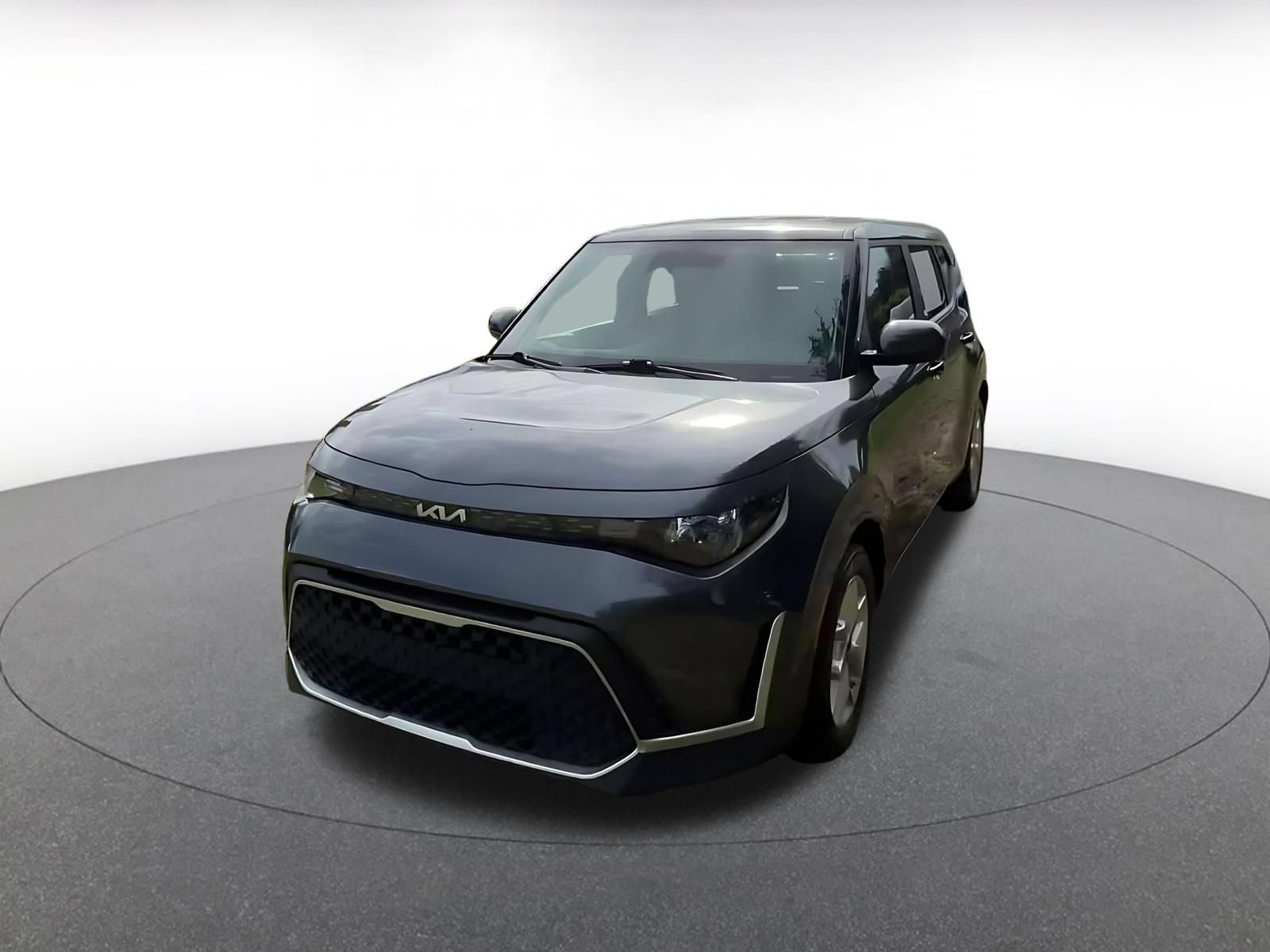 Used 2025 Kia Soul LX w/ LX Technology Package FWD image 6