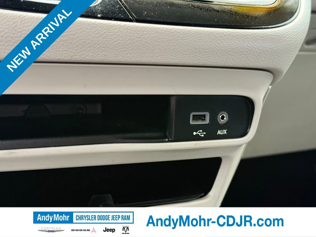 Used 2018 Chrysler Pacifica Touring Plus FWD image 23