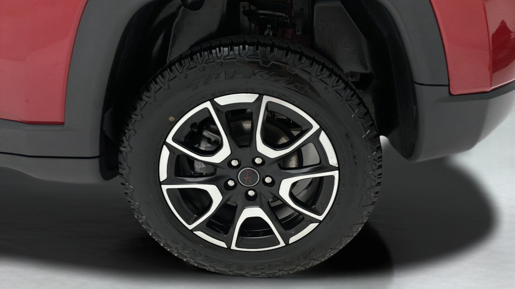 Used 2025 Jeep Compass Trailhawk AWD/4WD image 8