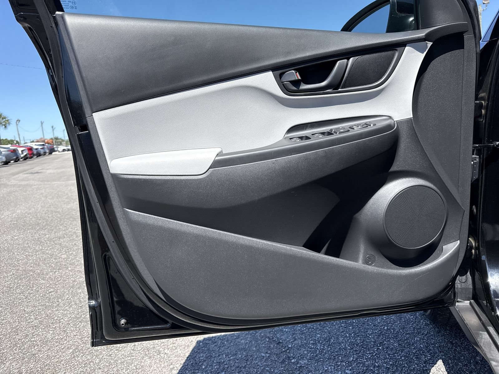Used 2022 Hyundai Kona SEL FWD image 12