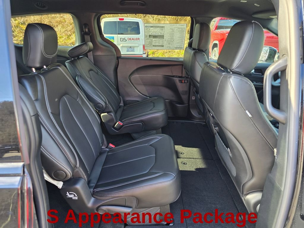 New 2026 Chrysler Pacifica Select image 23